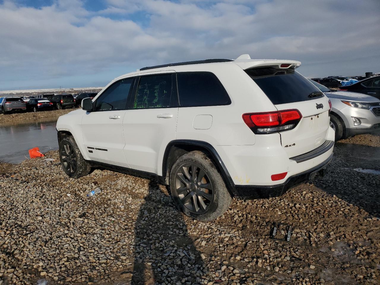2016 Jeep Grand Cherokee - Image 2