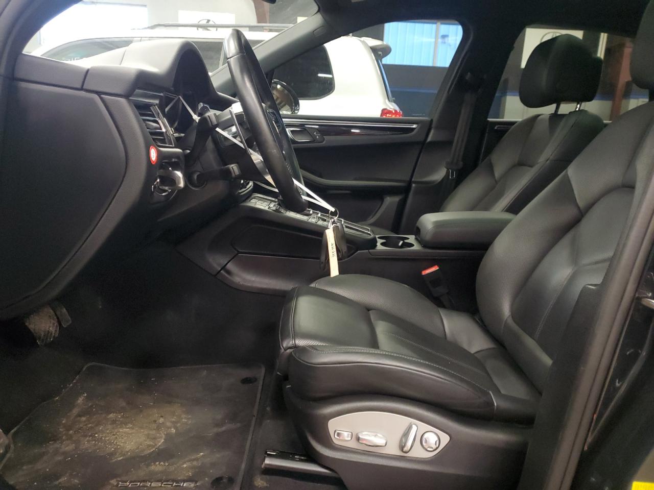 2019 Porsche Macan - Image 7