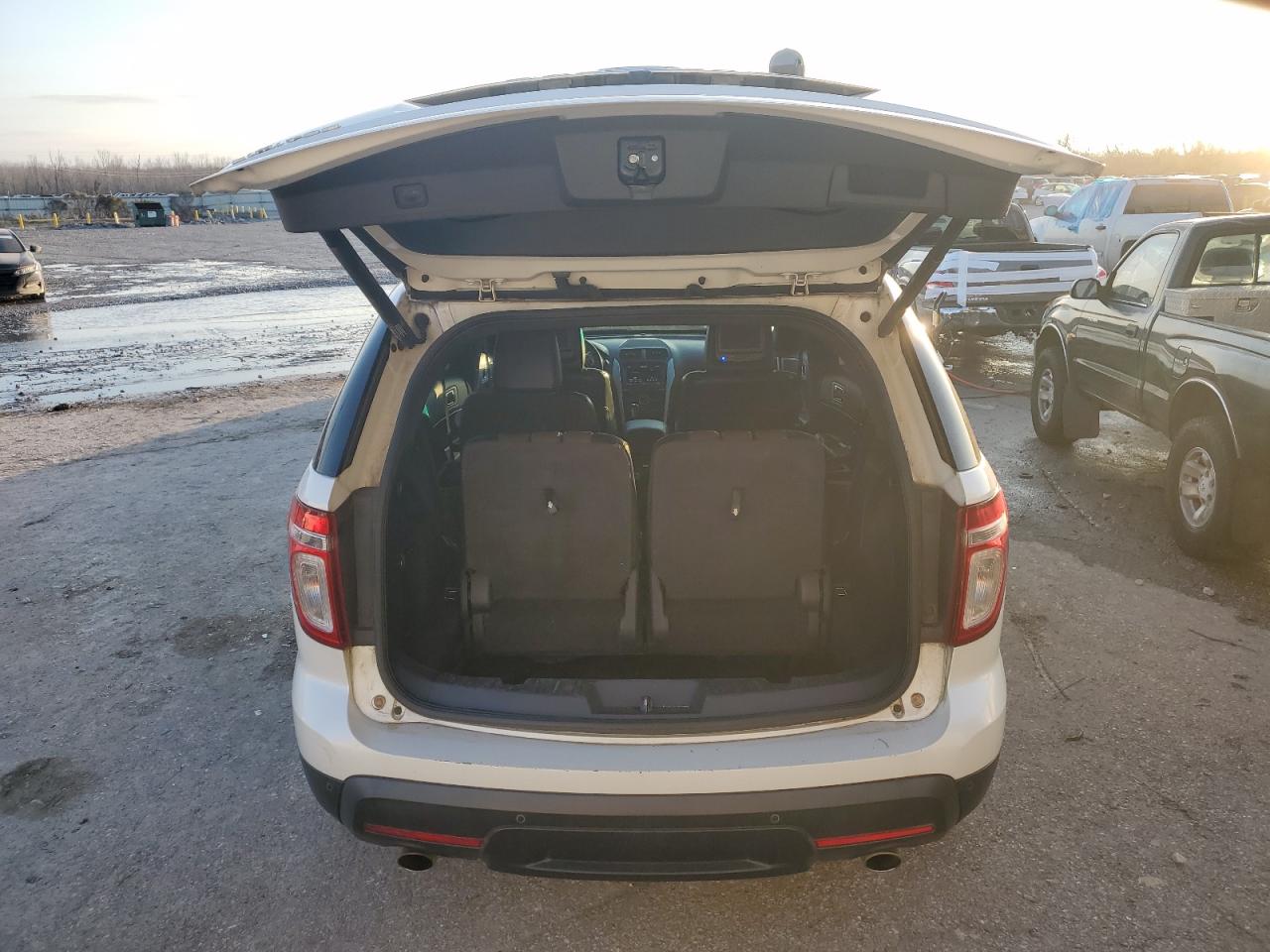 2011 Ford Explorer - Image 6