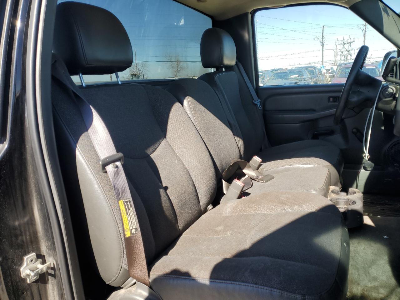 2005 Chevrolet Silverado - Image 10