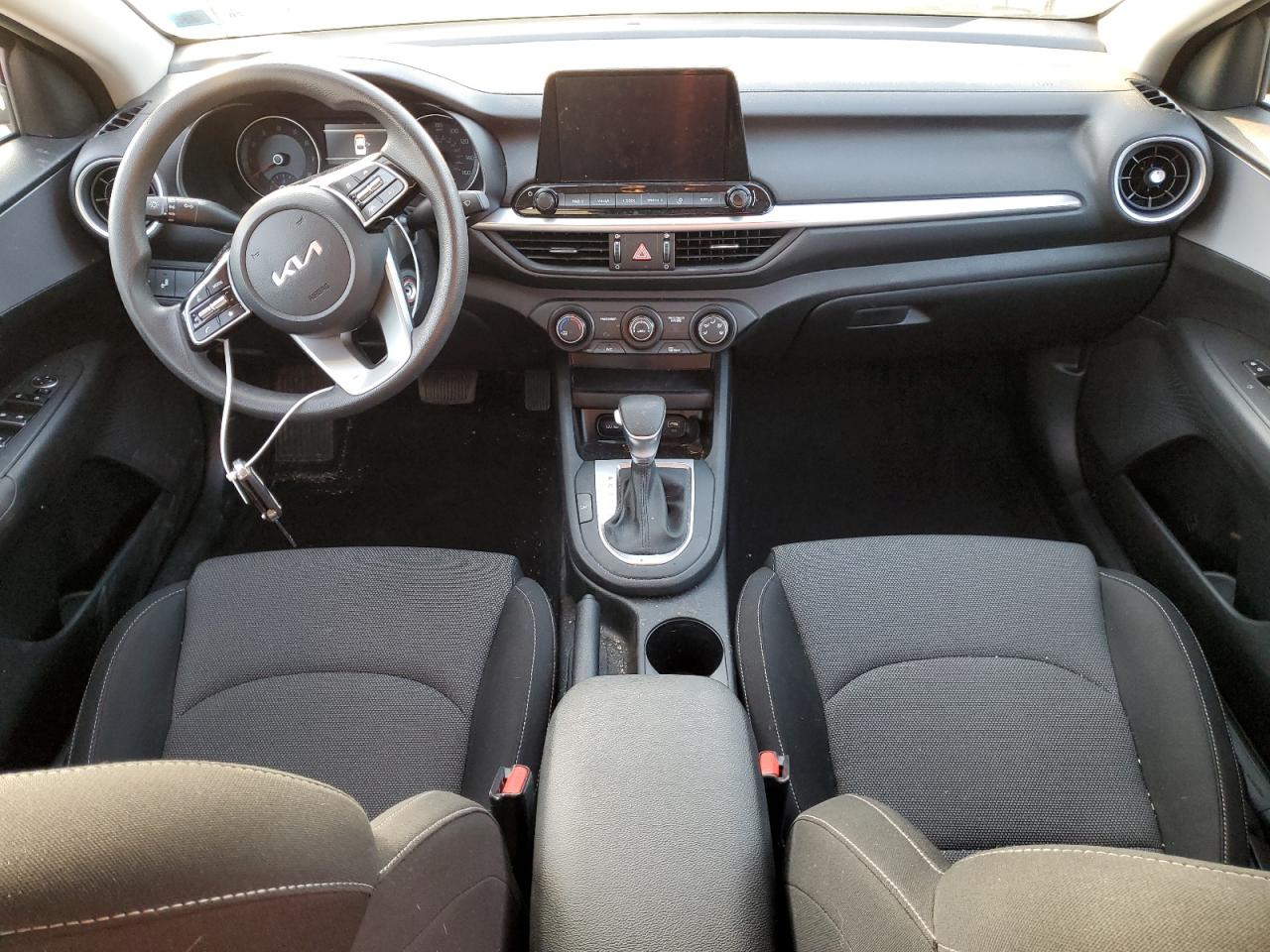 2024 Kia Forte - Image 8
