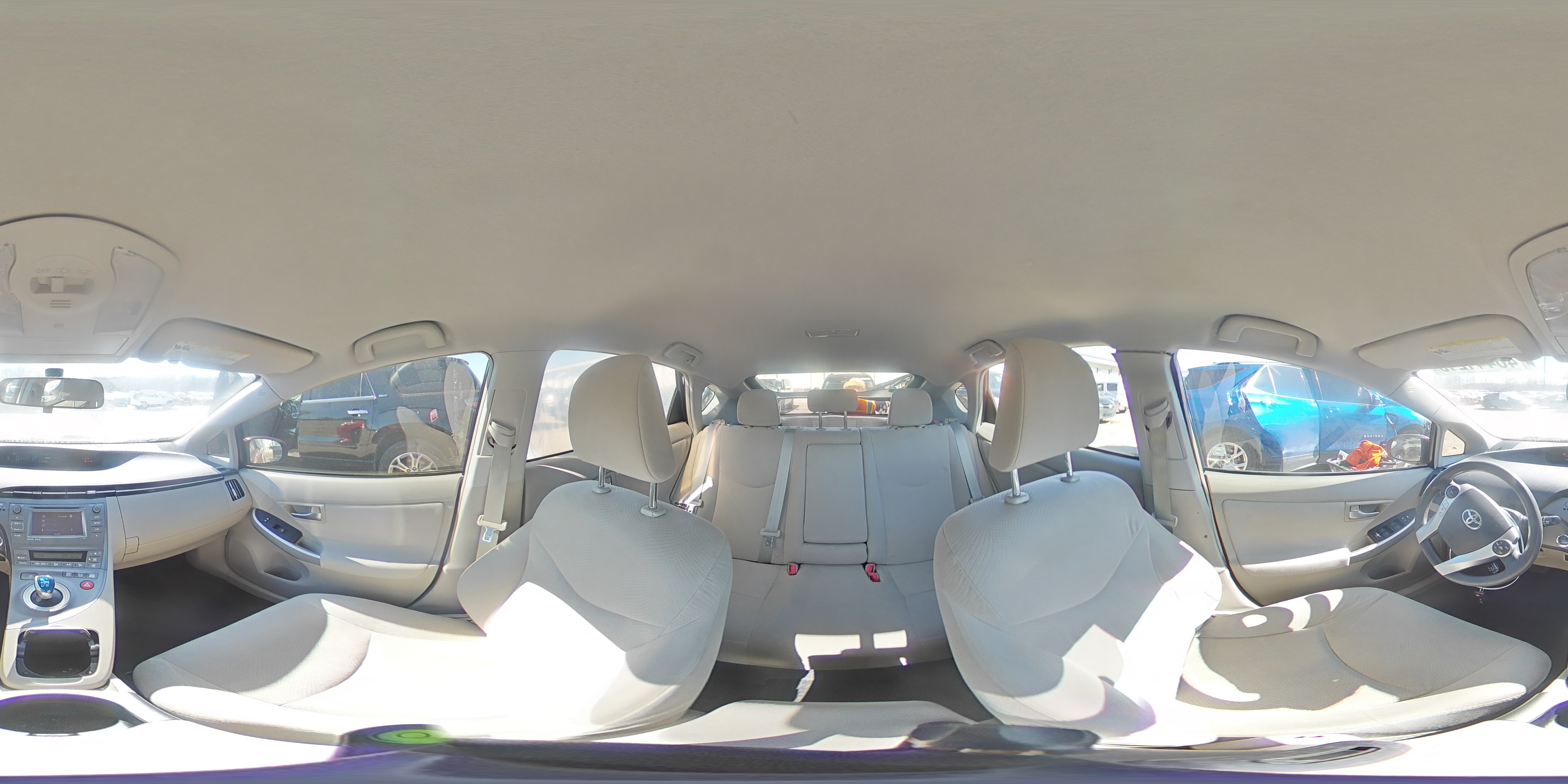 2012 Toyota Prius - Image 13