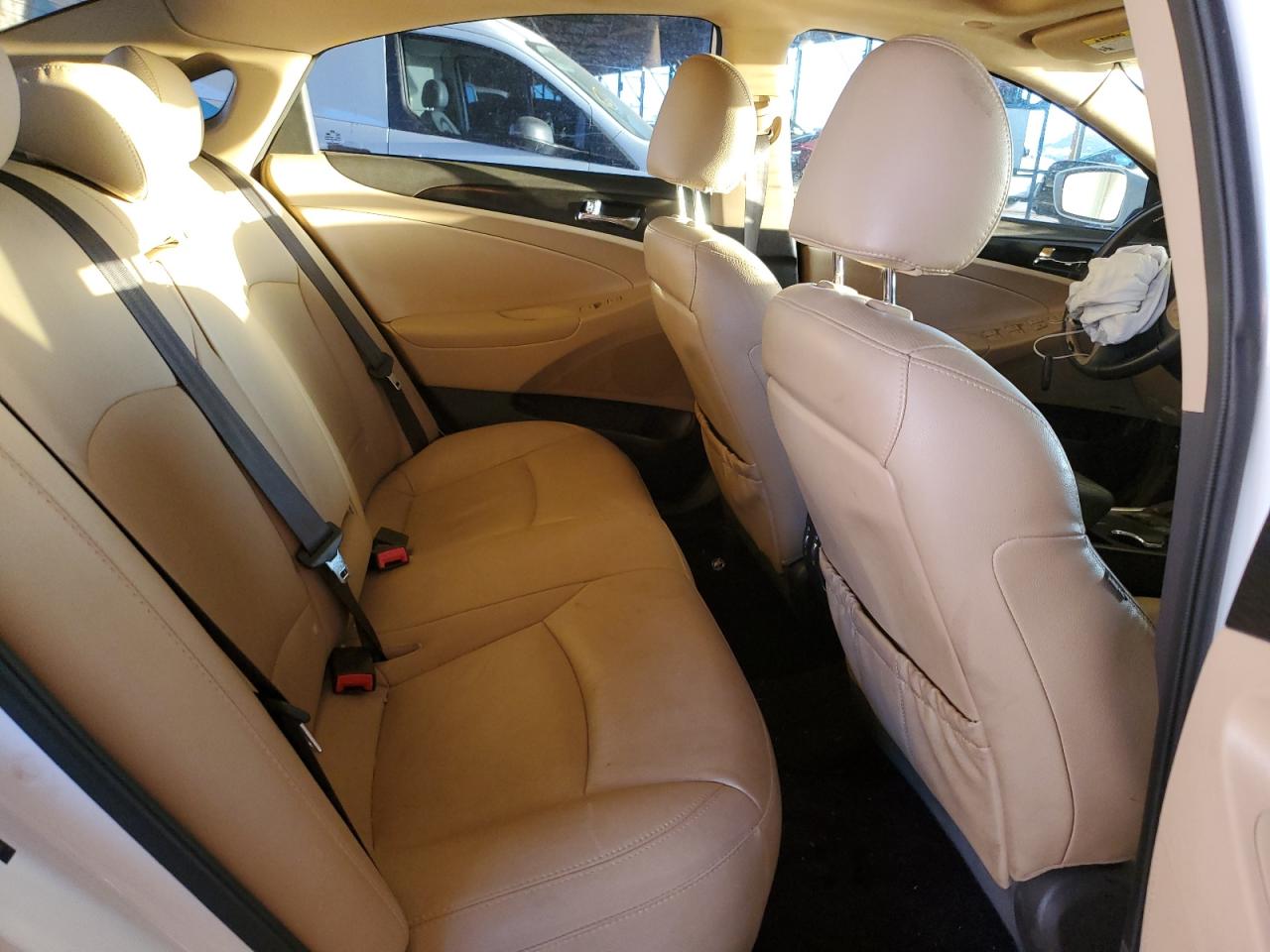 2013 Hyundai Sonata - Image 10