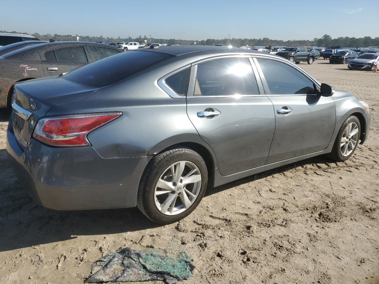 2014 Nissan Altima - Image 3