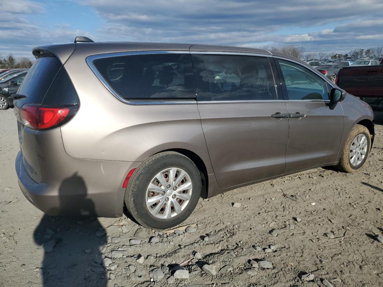 2018 Chrysler Pacifica - Image 3
