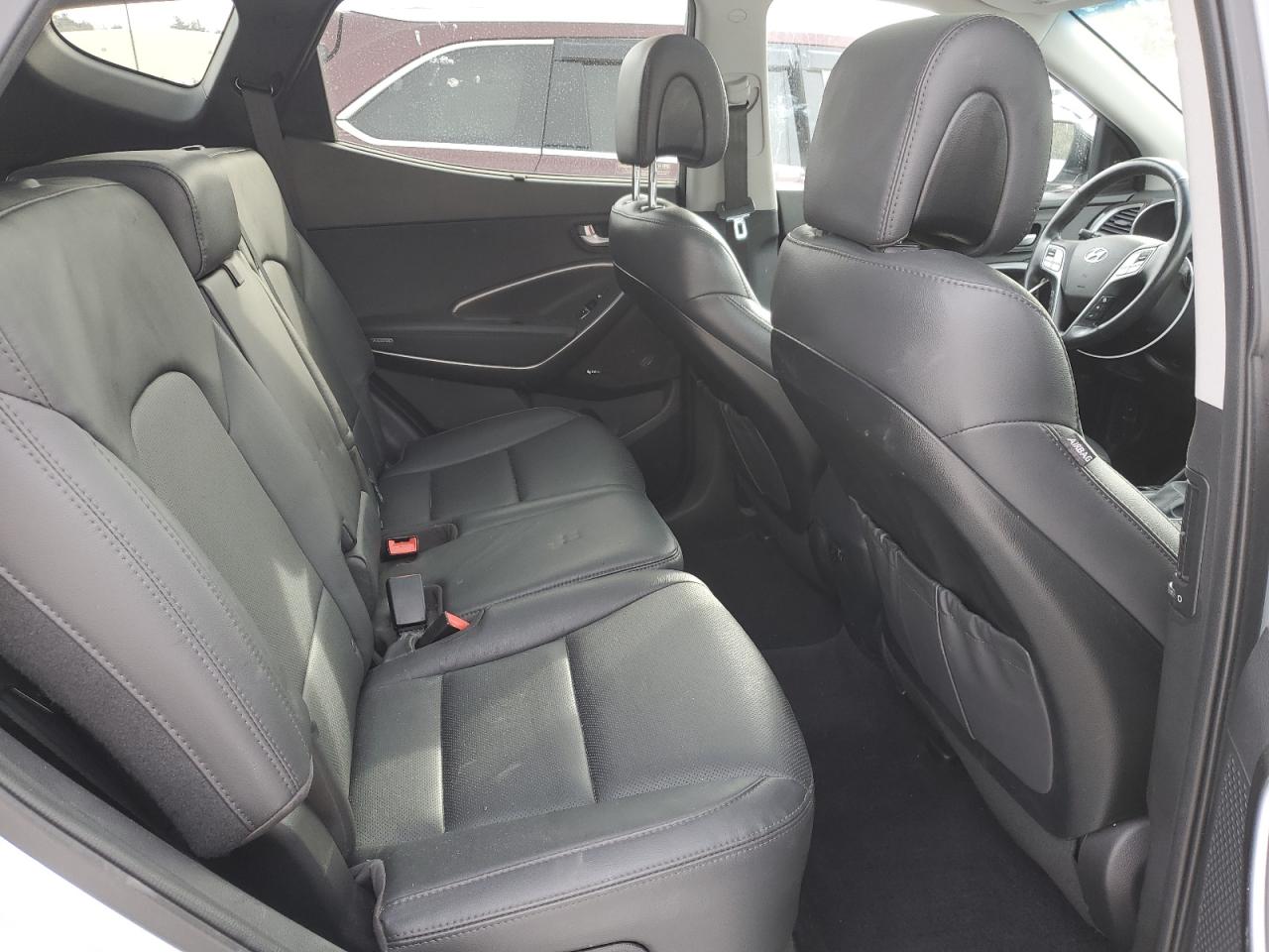 2017 Hyundai Santa Fe - Image 12