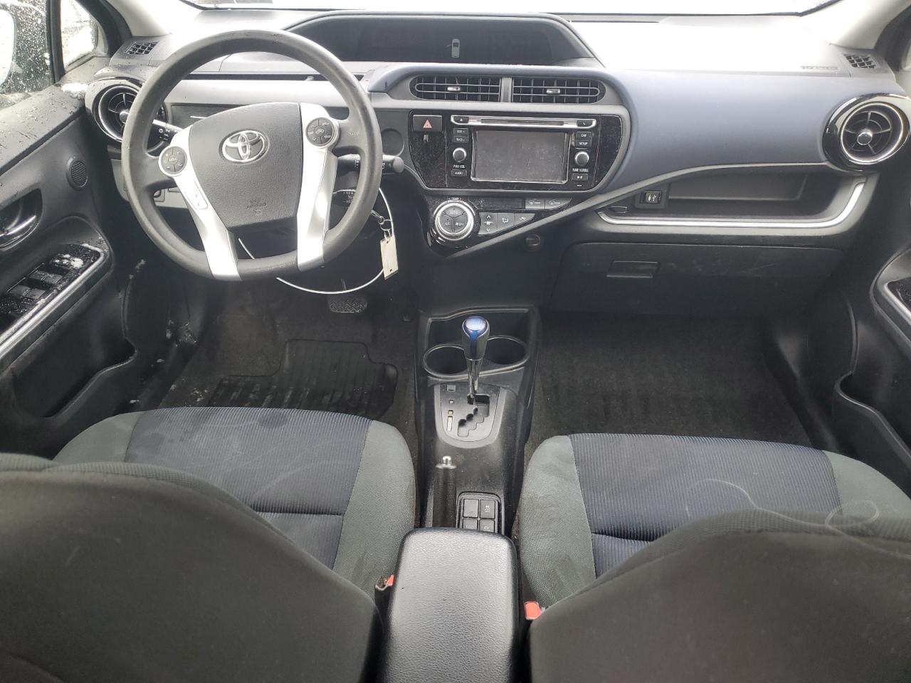 2016 Toyota Prius - Image 8