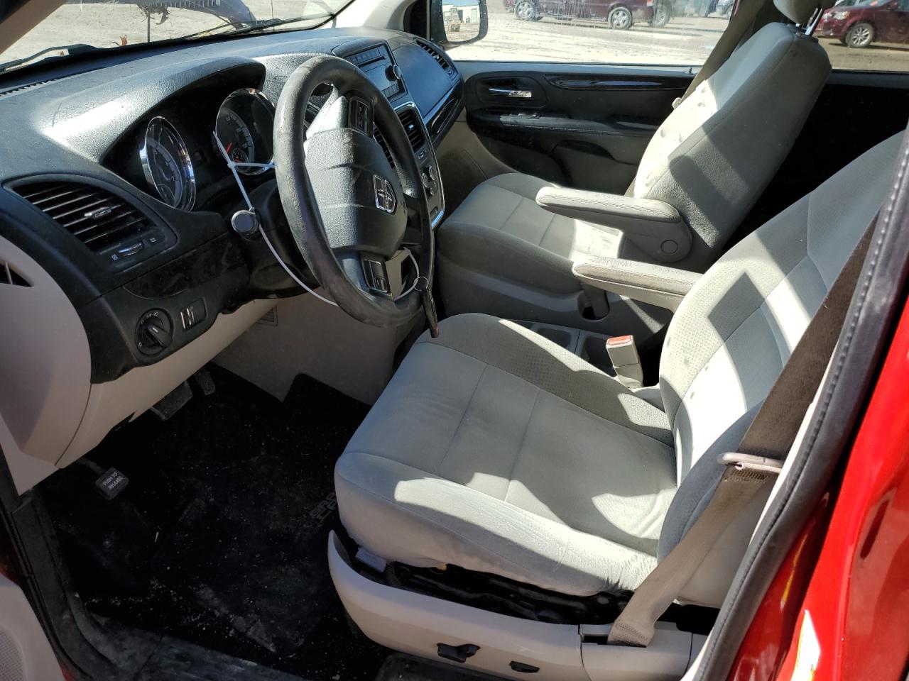 2012 Dodge Caravan - Image 7