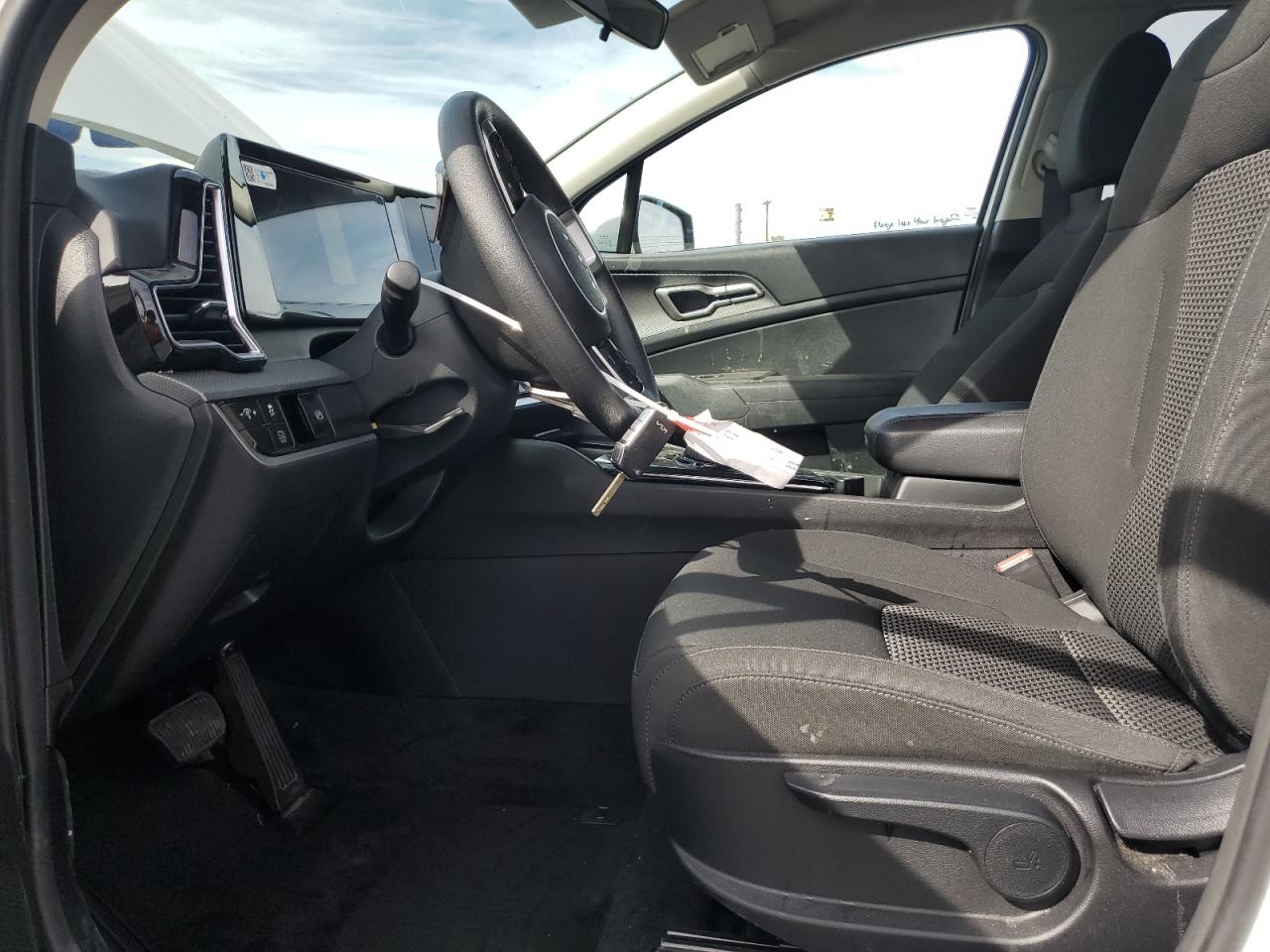 2023 Kia Sportage - Image 7
