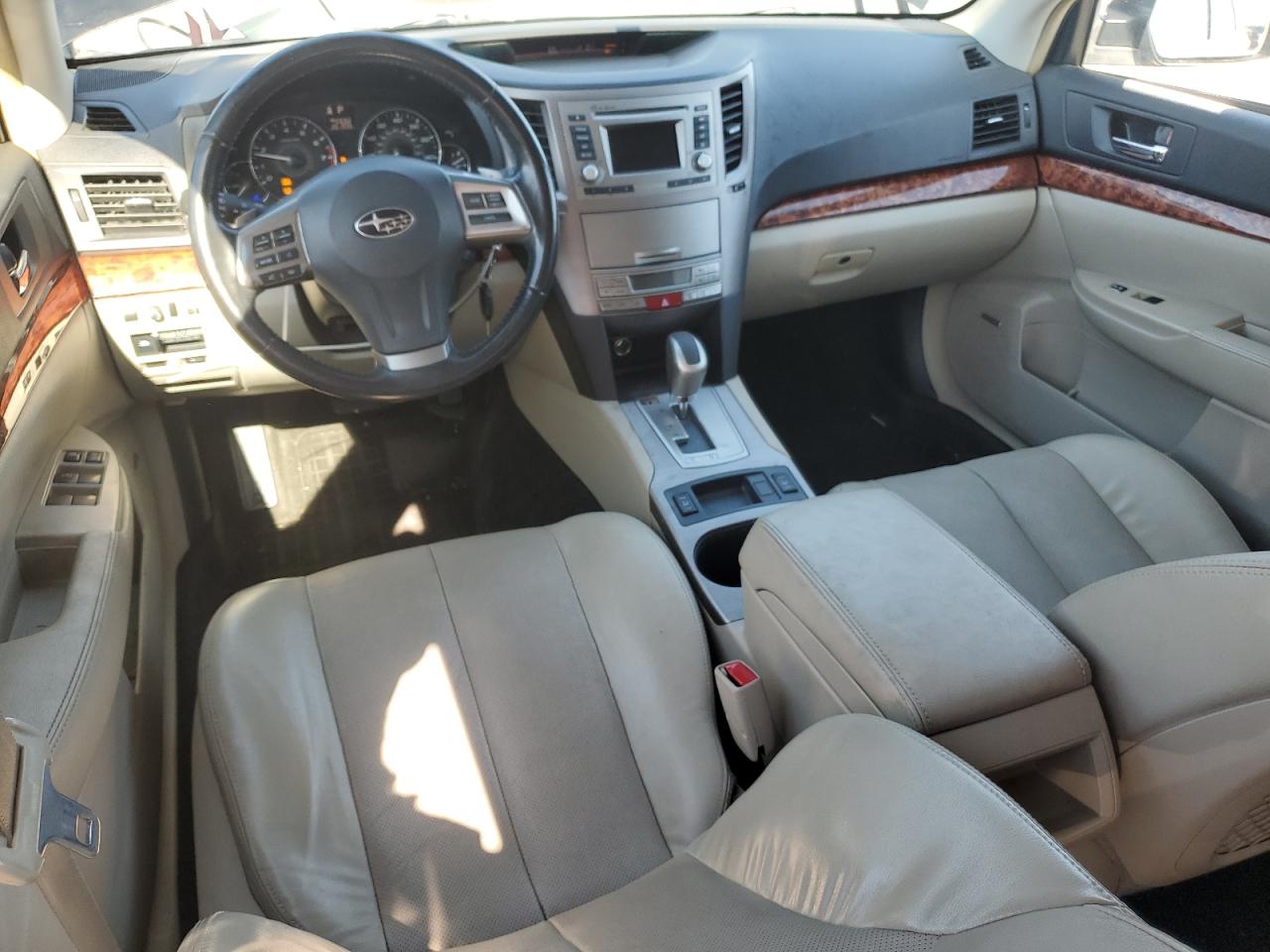 2012 Subaru Outback - Image 8