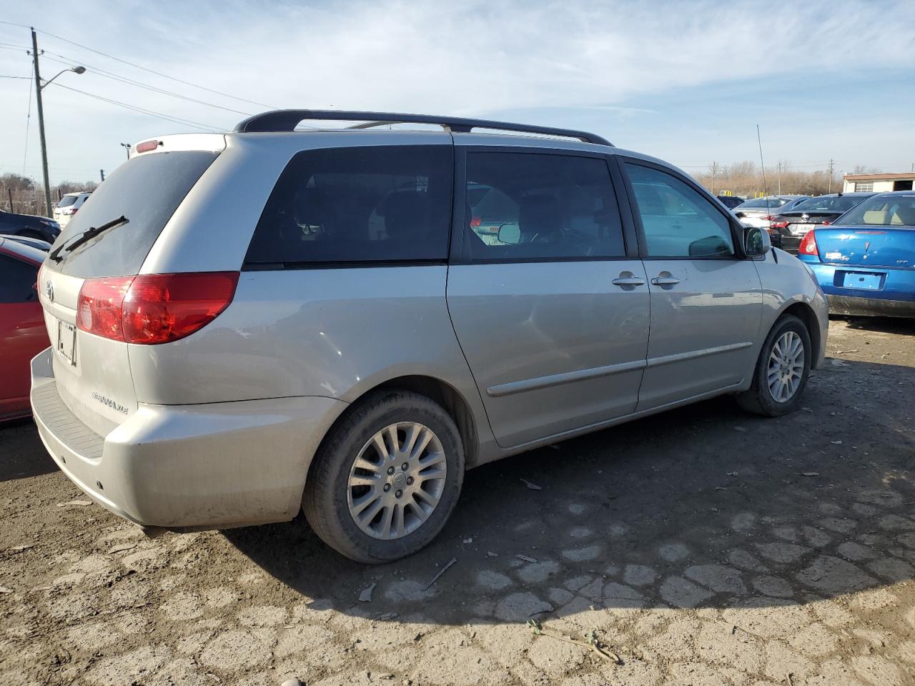 2008 Toyota Sienna - Image 3