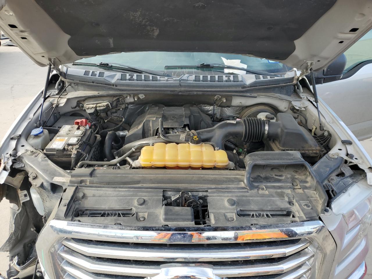 2015 Ford F-150 - Image 12