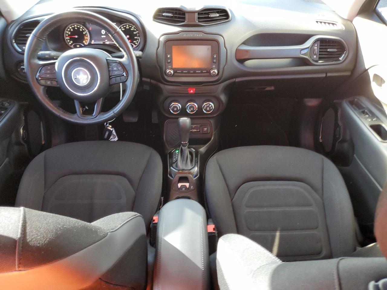 2017 Jeep Renegade - Image 8