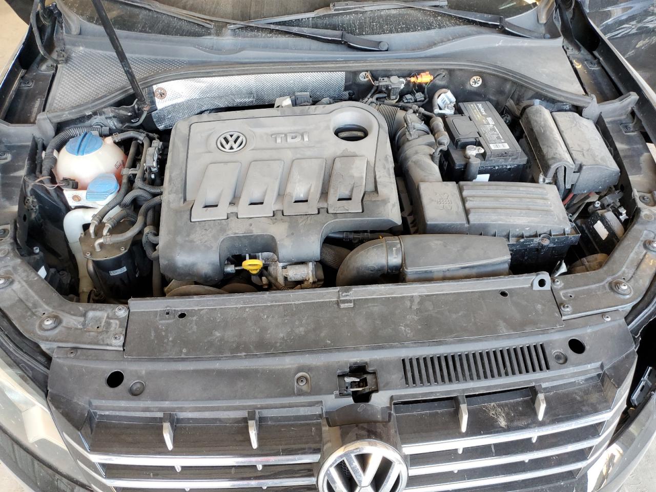 2014 Volkswagen Passat - Image 11