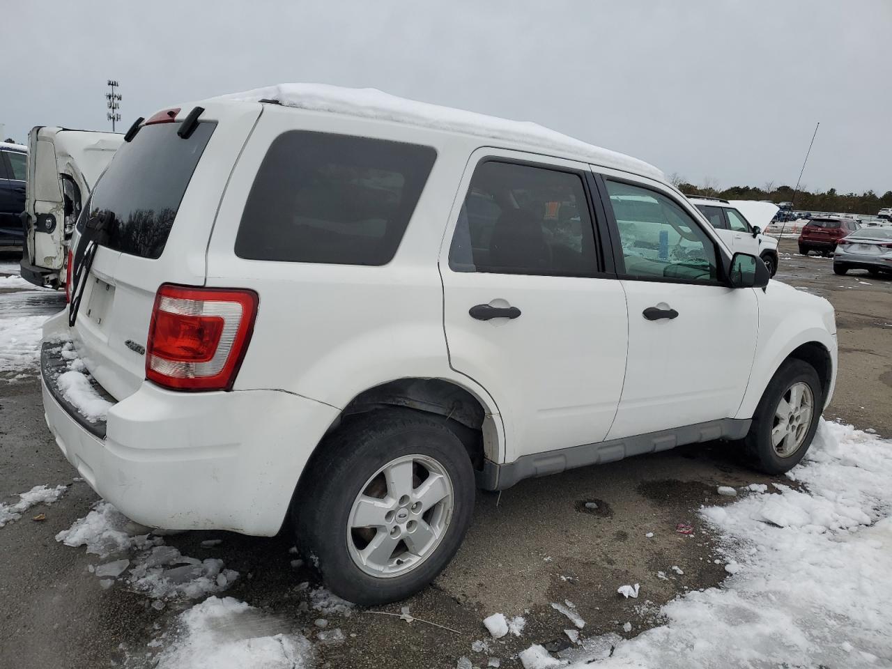 2009 Ford Escape - Image 3