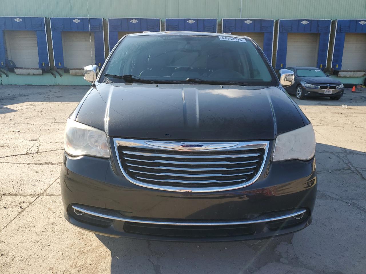 2014 Chrysler Town & Country - Image 5