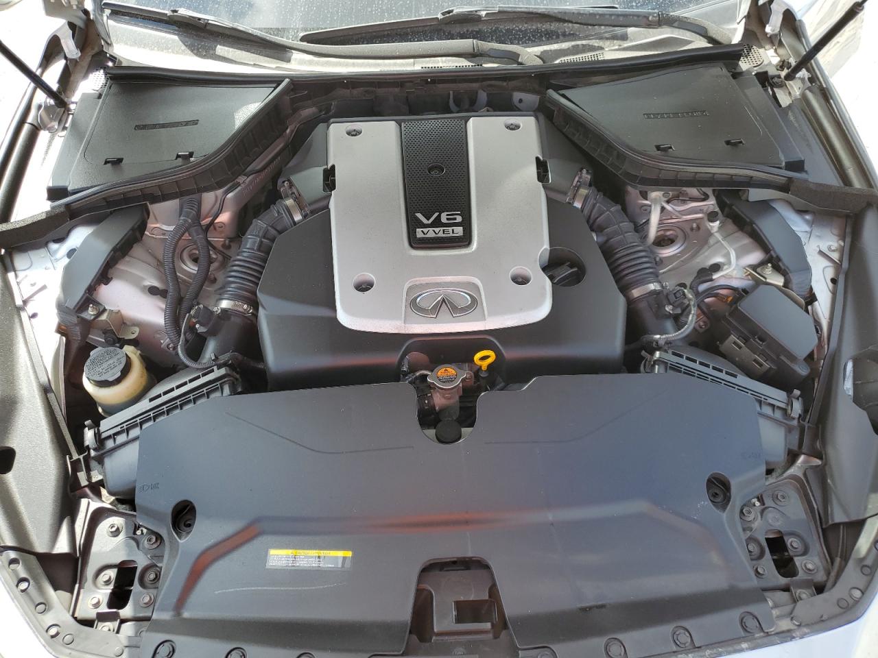 2015 Infiniti Q50 - Image 12