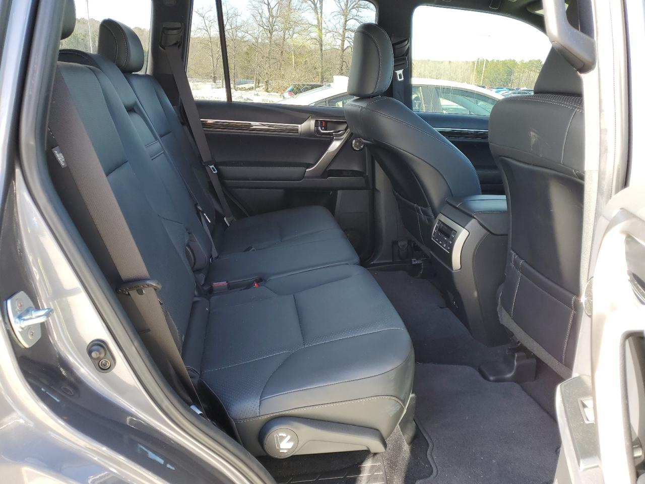 2023 Lexus GX - Image 11