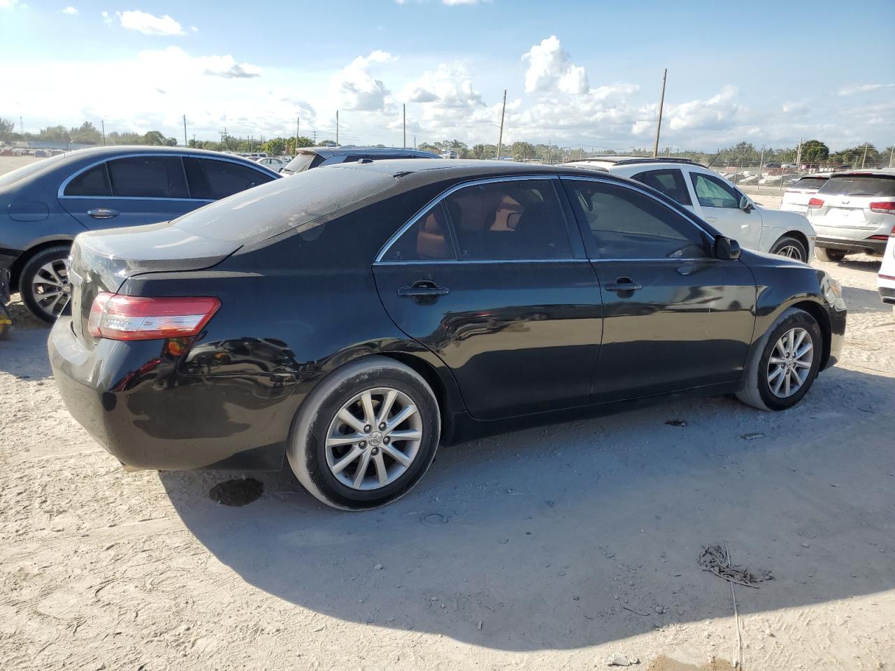 2011 Toyota Camry - Image 3
