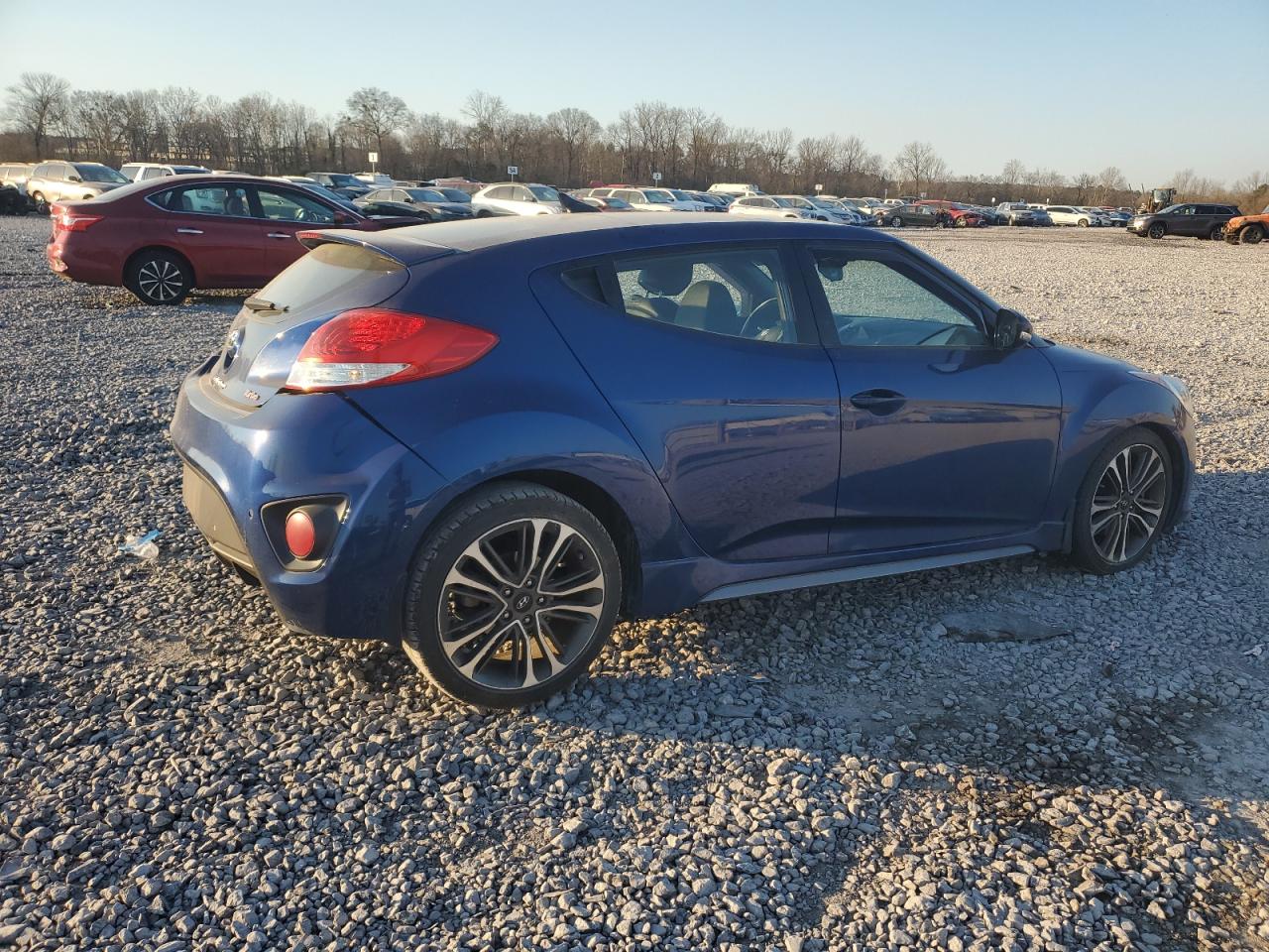 2016 Hyundai Veloster - Image 3