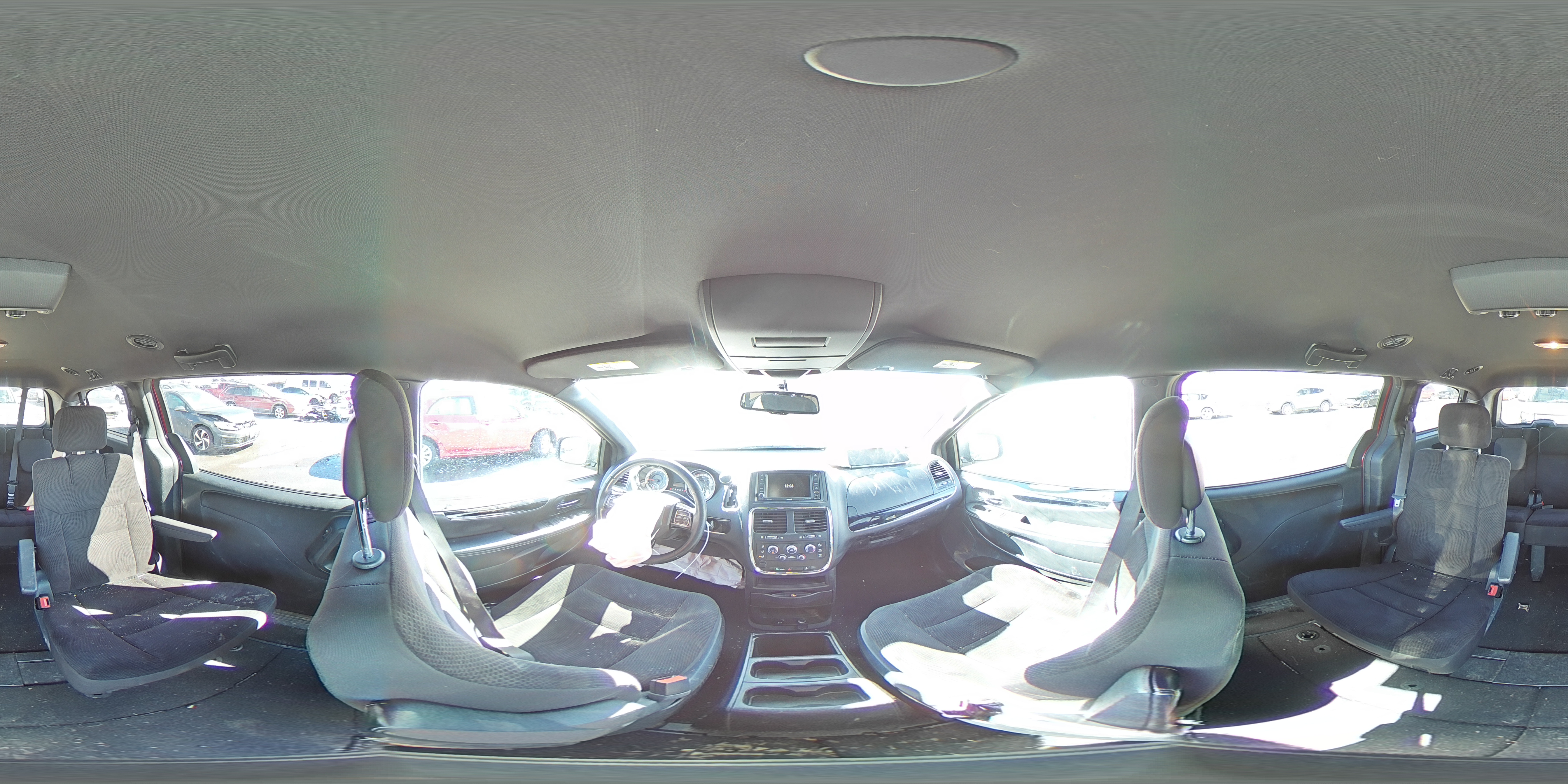 2017 Dodge Caravan - Image 16