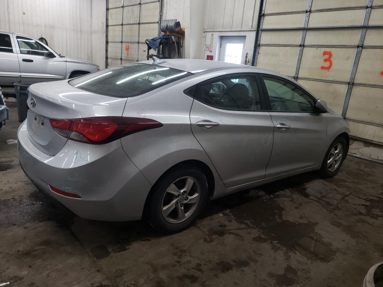 2014 Hyundai Elantra - Image 3