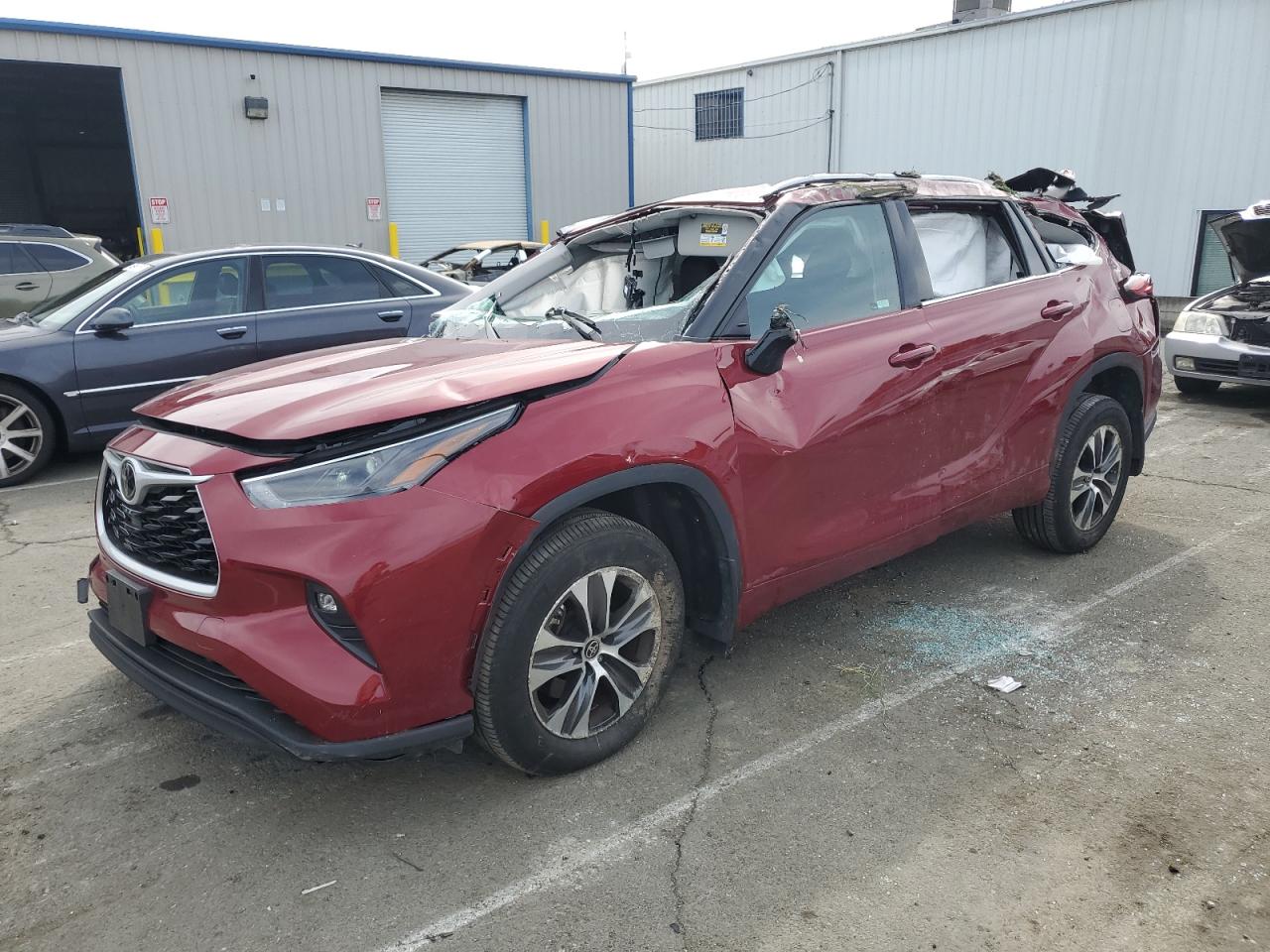 2022 Toyota Highlander - Image 1