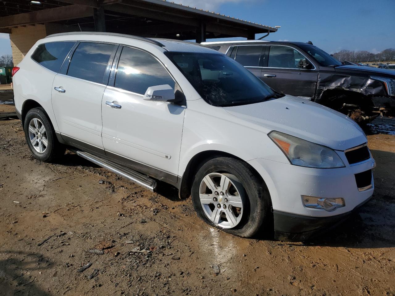 2010 Chevrolet Traverse - Image 4
