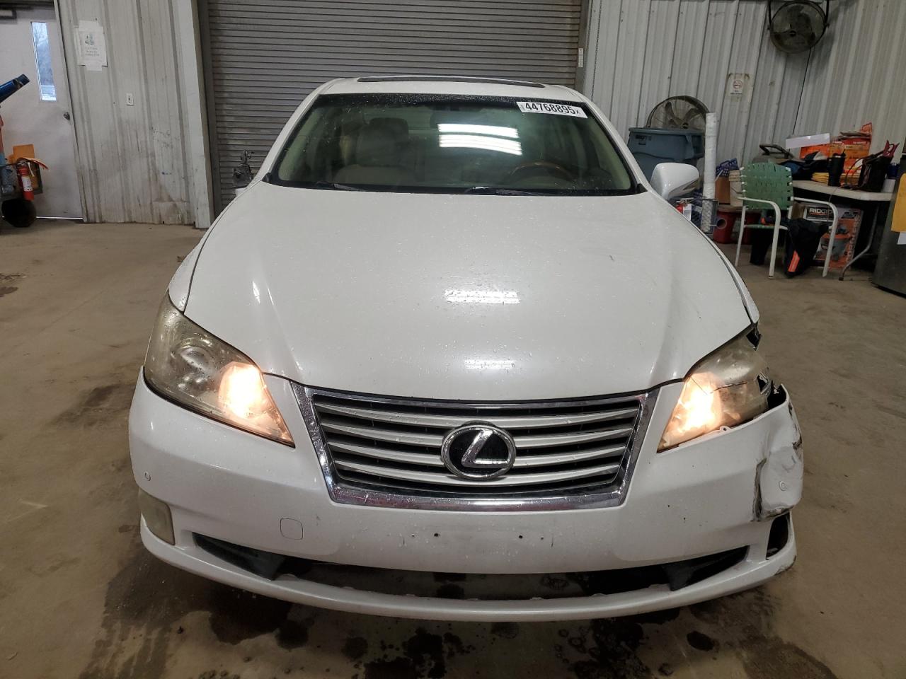 2011 Lexus ES - Image 5