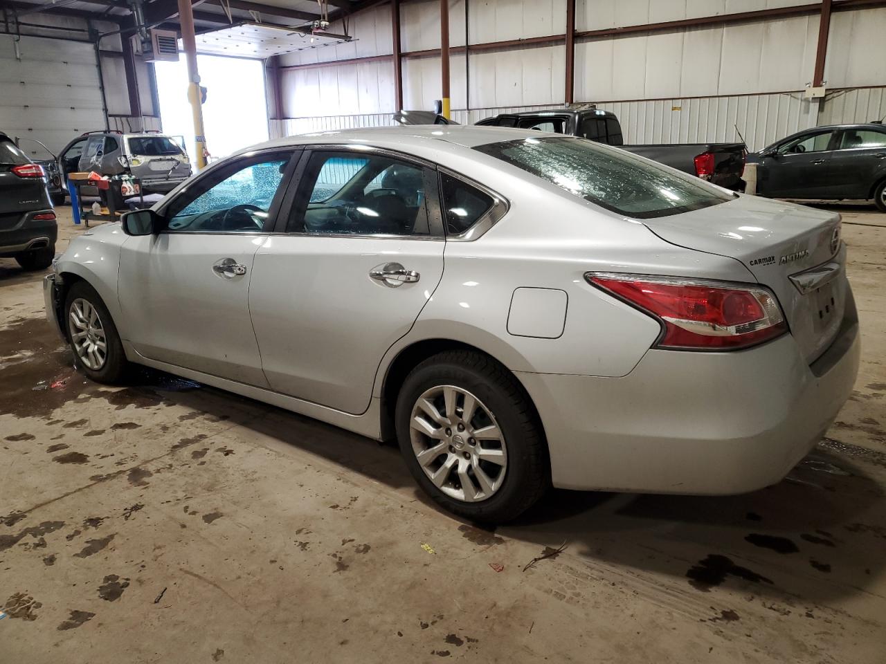 2015 Nissan Altima - Image 2