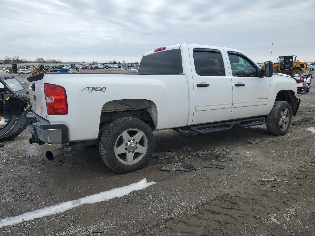 2011 Chevrolet Silverado - Image 3