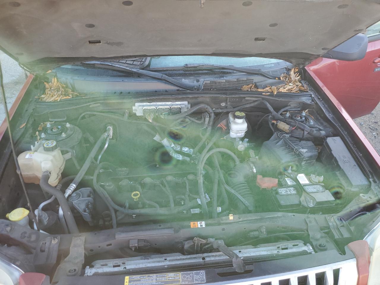 2011 Mercury Mariner - Image 12