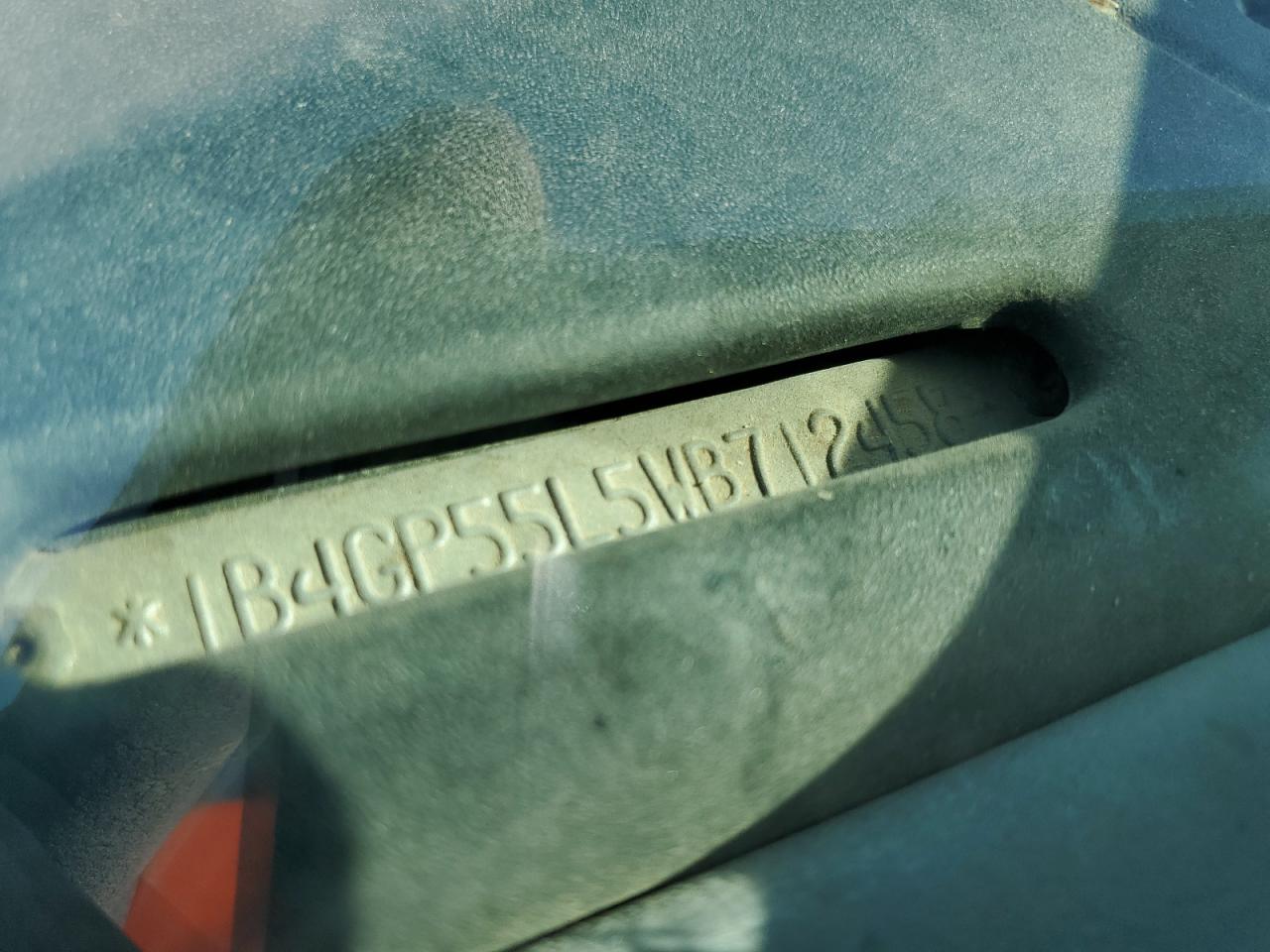 1998 Dodge Caravan - Image 13