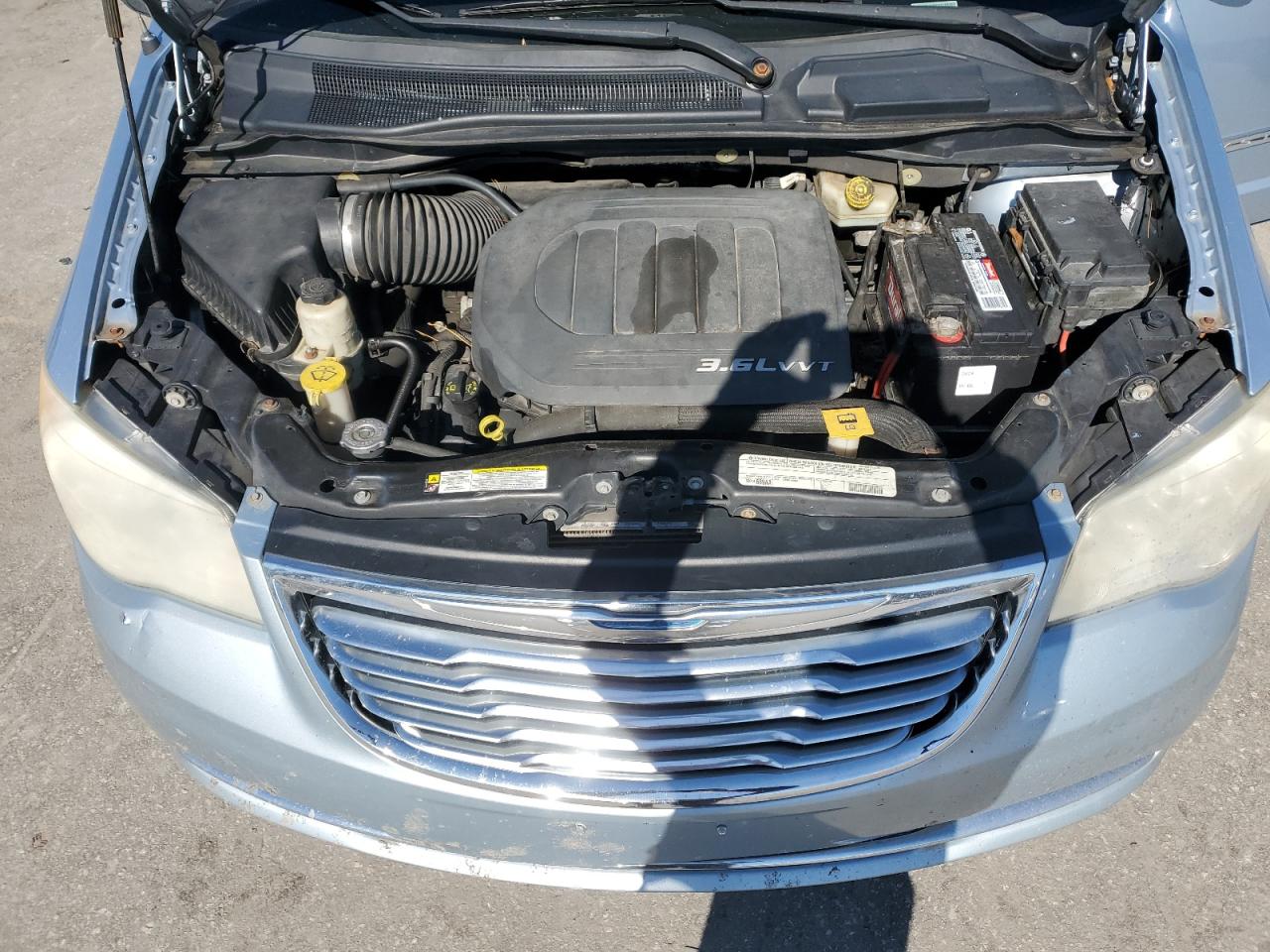 2012 Chrysler Town & Country - Image 14
