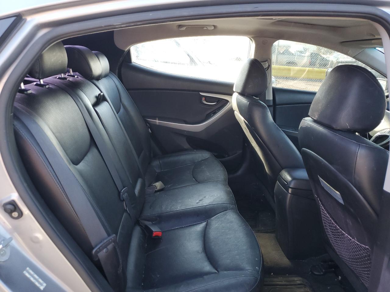 2013 Hyundai Elantra - Image 10