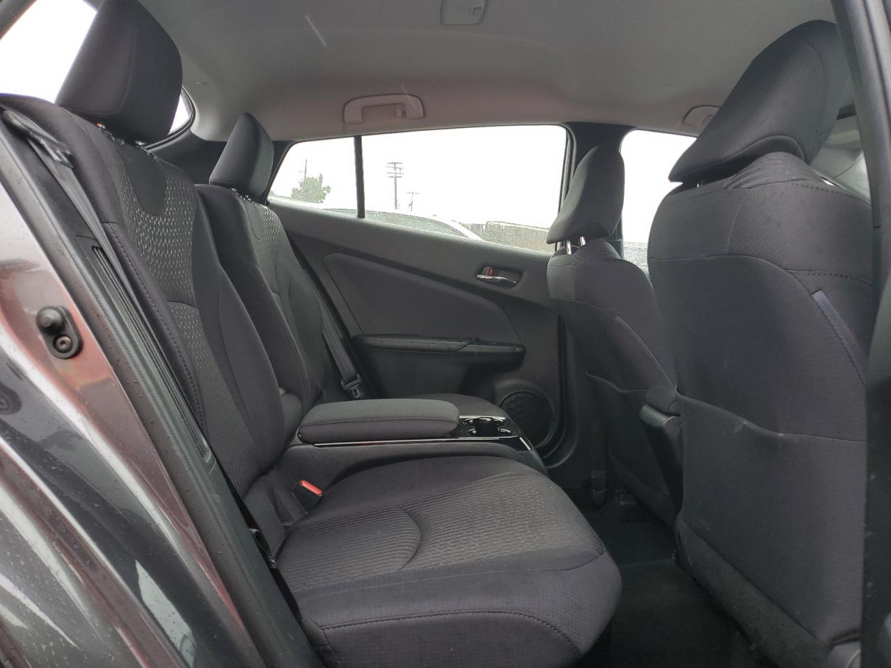 2018 Toyota Prius - Image 10