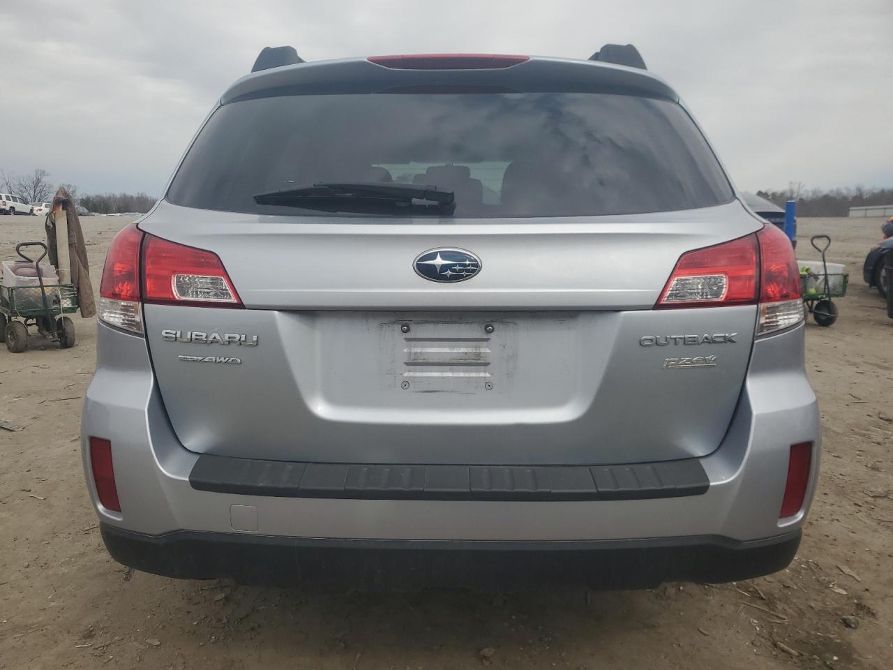 2013 Subaru Outback - Image 6