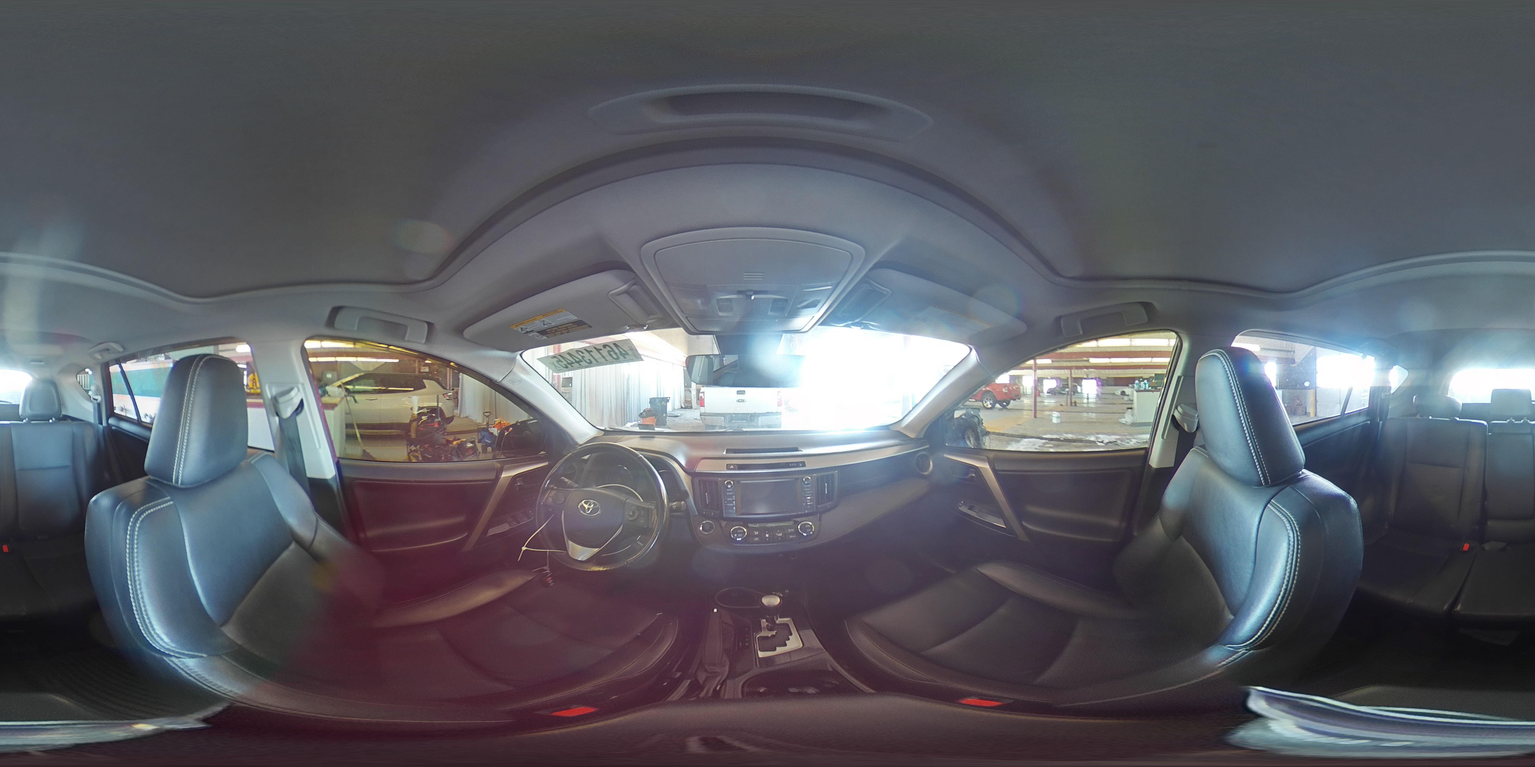 2018 Toyota RAV 4 - Image 13