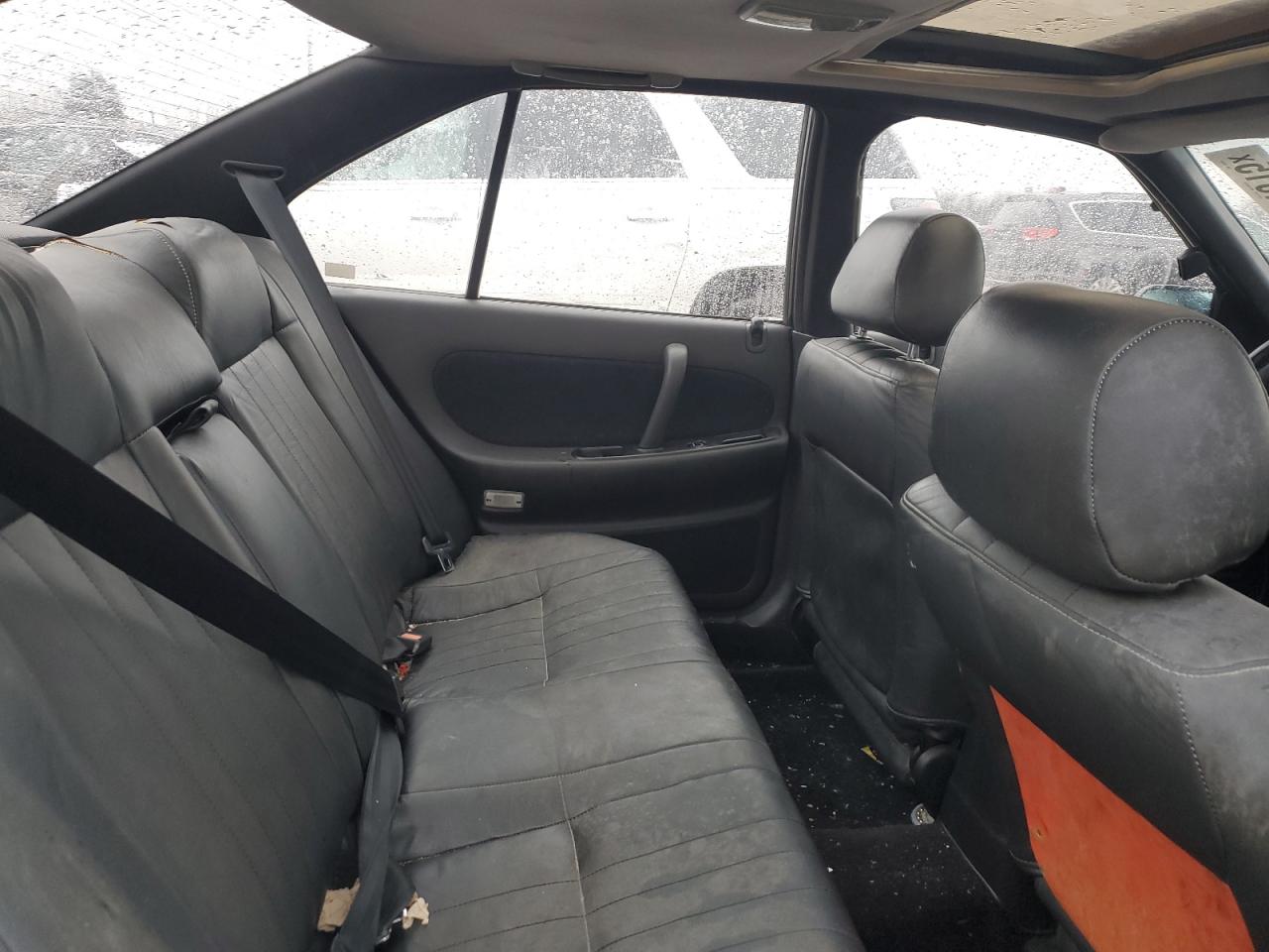1990 Nissan Maxima - Image 10
