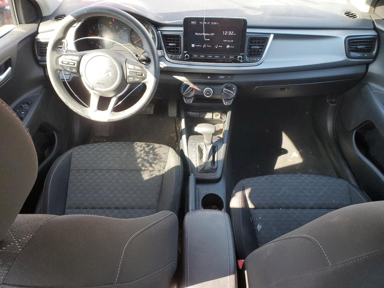 2022 Kia Rio - Image 8