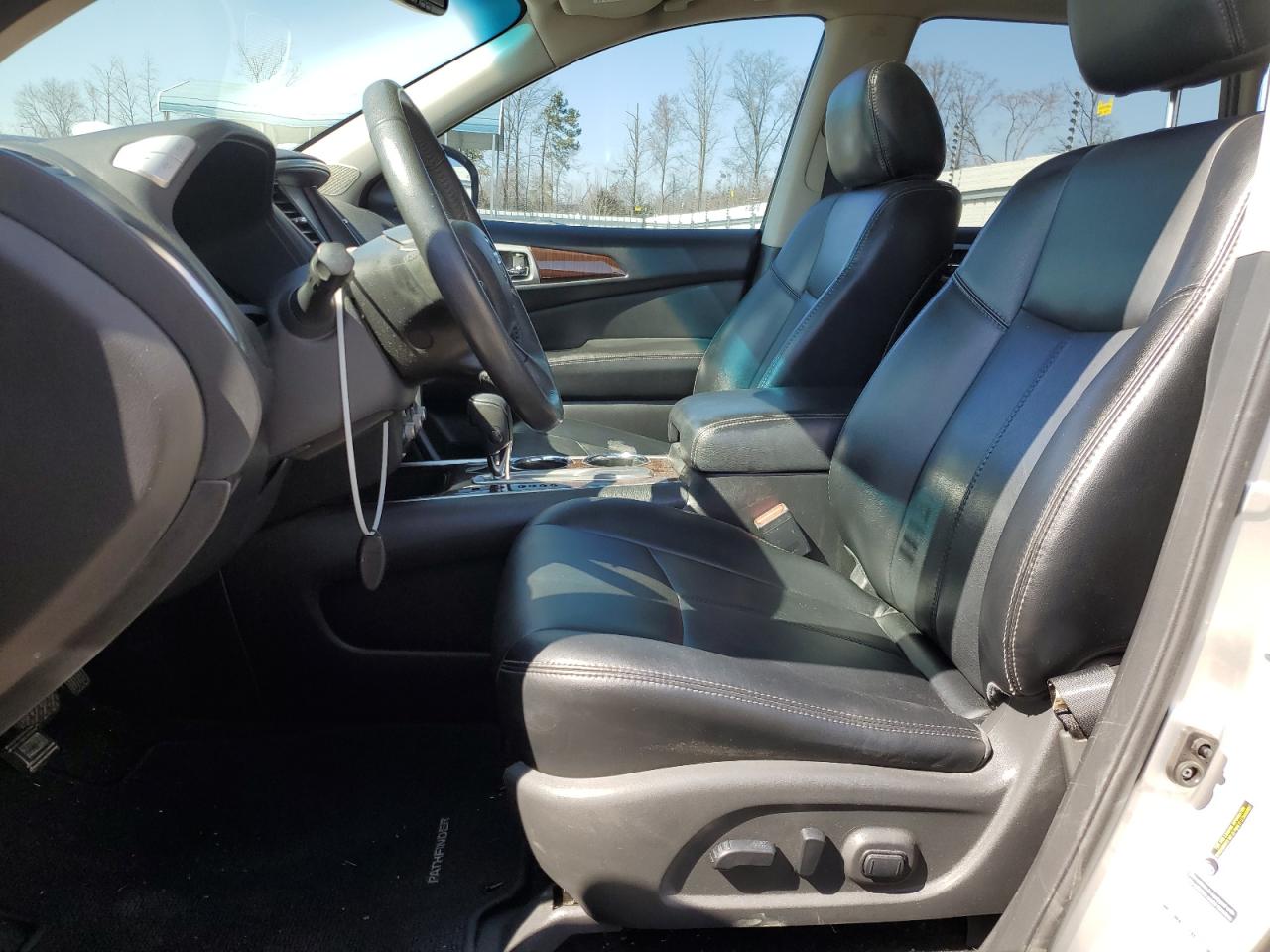 2015 Nissan Pathfinder - Image 7
