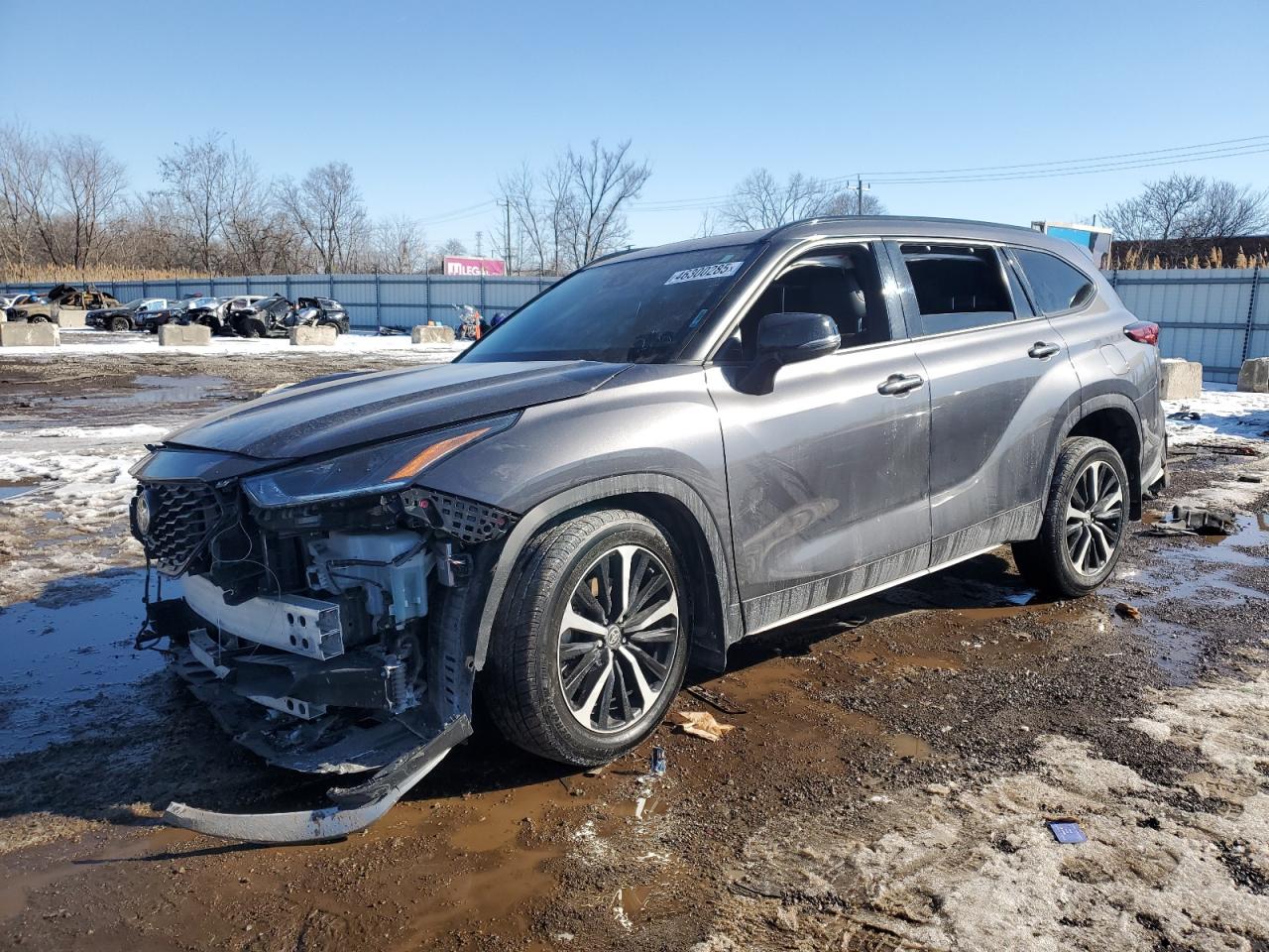 2021 Toyota Highlander - Image 1