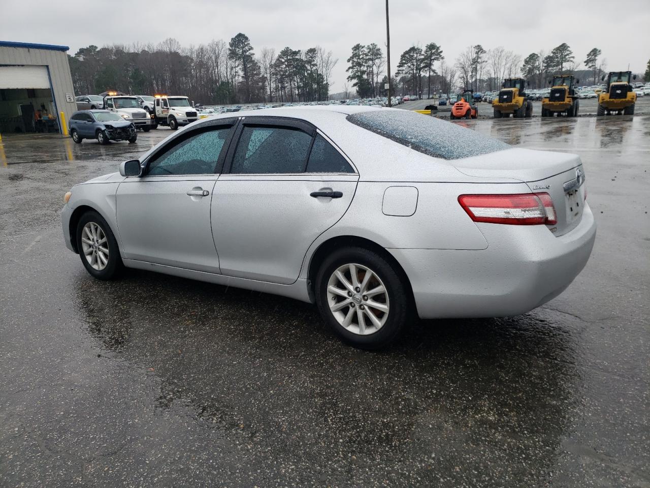 2011 Toyota Camry - Image 2