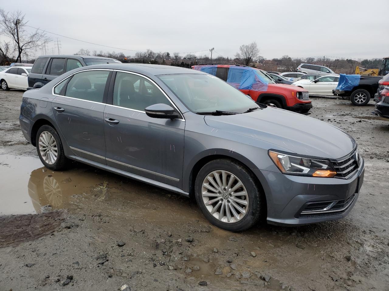2016 Volkswagen Passat - Image 4