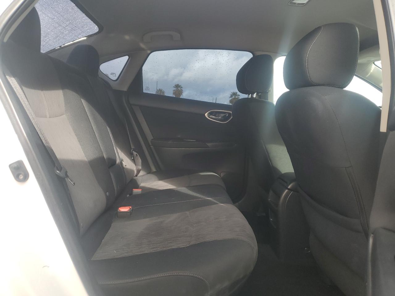 2015 Nissan Sentra - Image 10