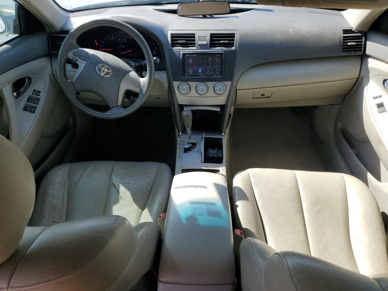 2011 Toyota Camry - Image 8