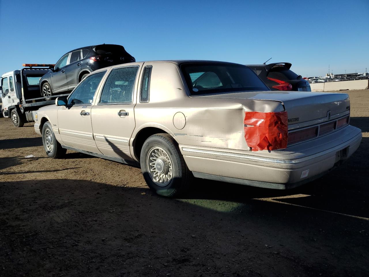 1997 Lincoln Town Car - Image 2