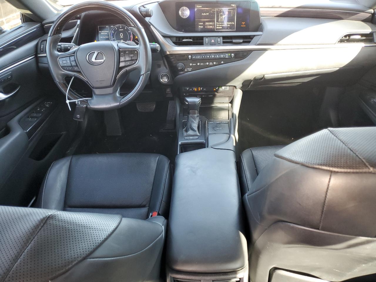 2020 Lexus ES - Image 8