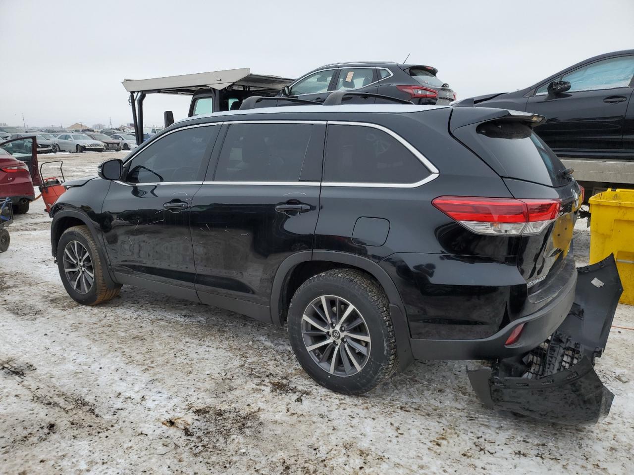 2019 Toyota Highlander - Image 2