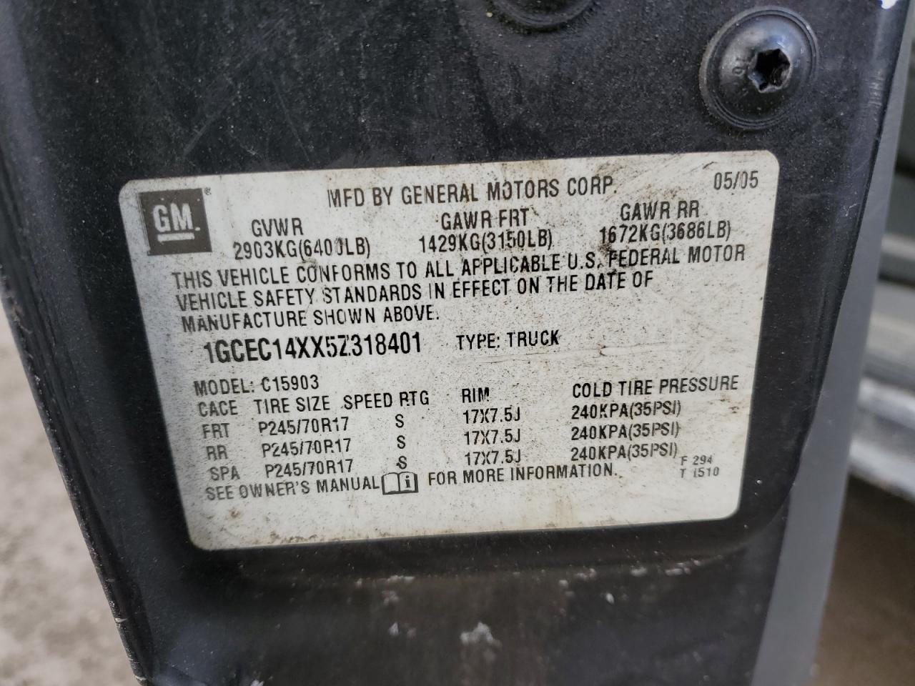 2005 Chevrolet Silverado - Image 12